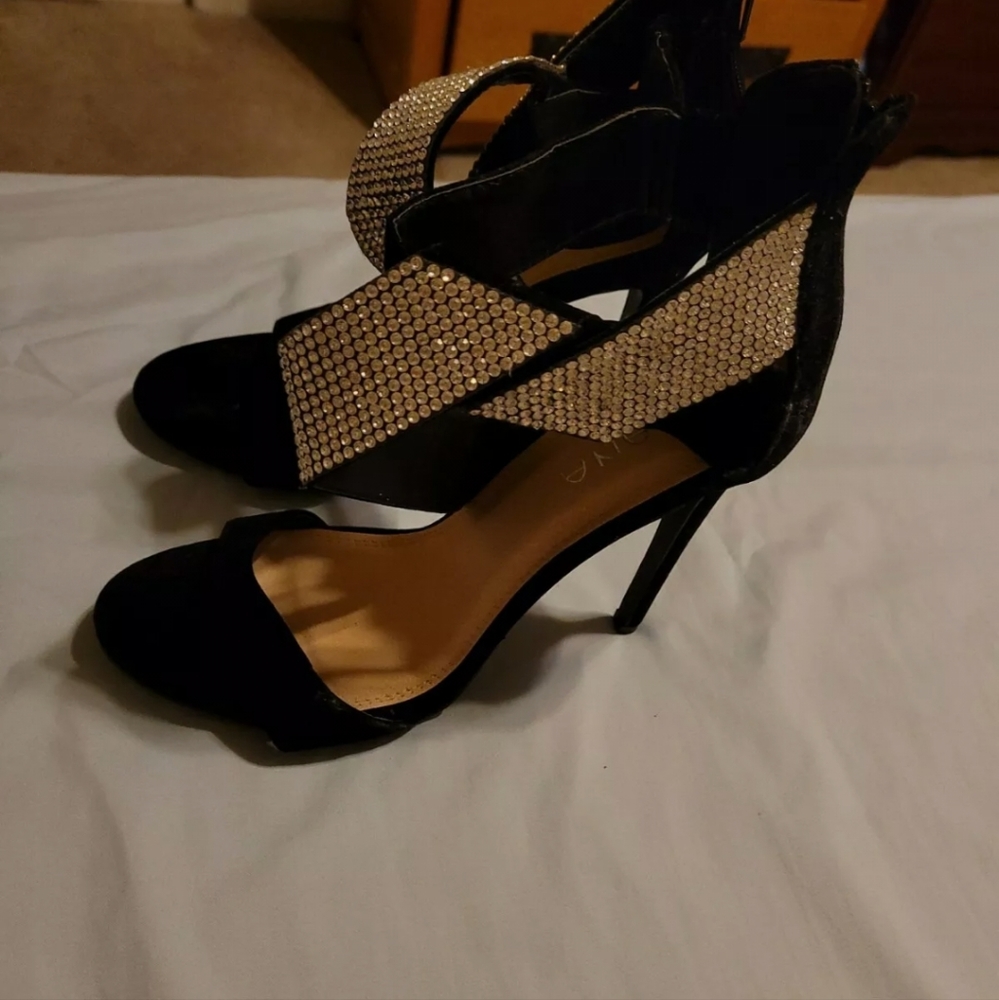 LILIANA Ankle Strap Heeled Sandal Olive Green Suede Stacked Heel Size 8